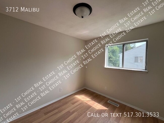 Building Photo - 3712 Malibu-