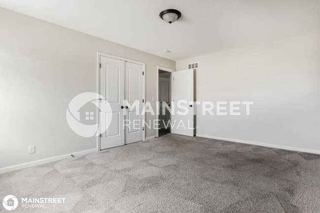 Building Photo - 411 Wiltshire Dr, Raymore, MO 64083