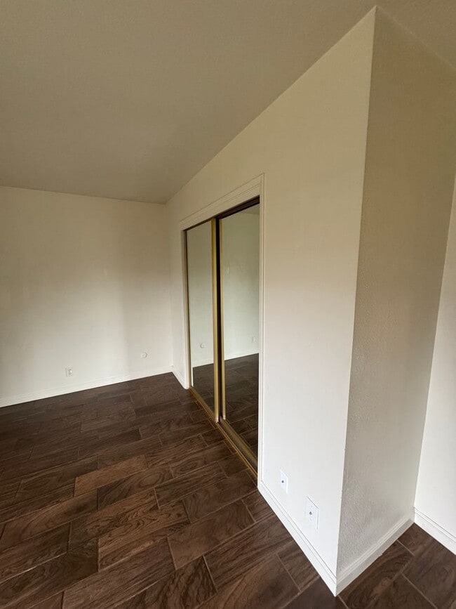 Building Photo - 1107 Wimbledon Dr