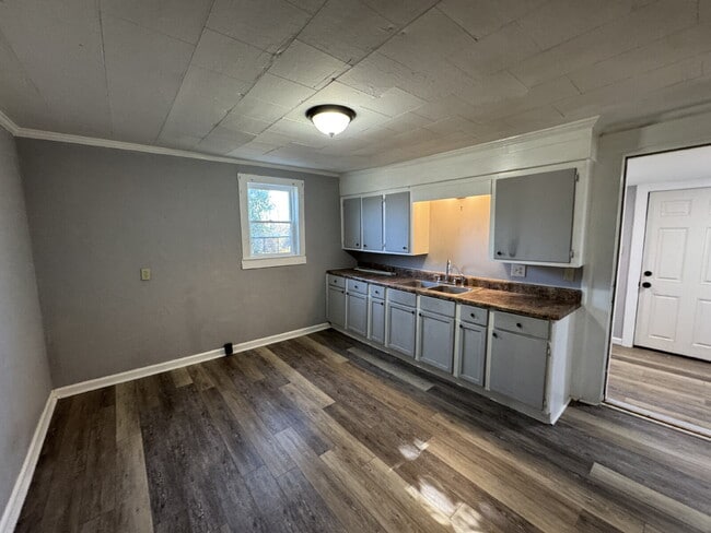 Building Photo - Charming 2-Bedroom Haven on Tribble Street – Your Cozy Retreat Awaits in Seneca!