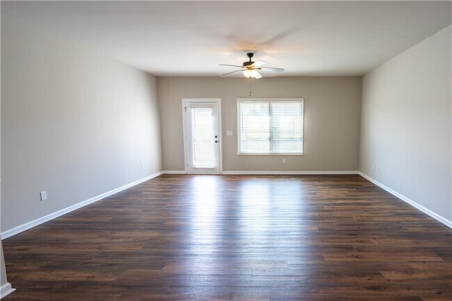 Building Photo - 3657 Princeton Ave