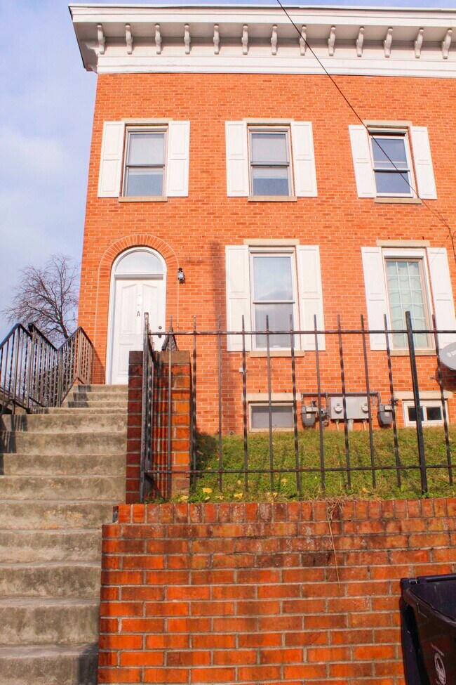 Primary Photo - 507 W 4th St