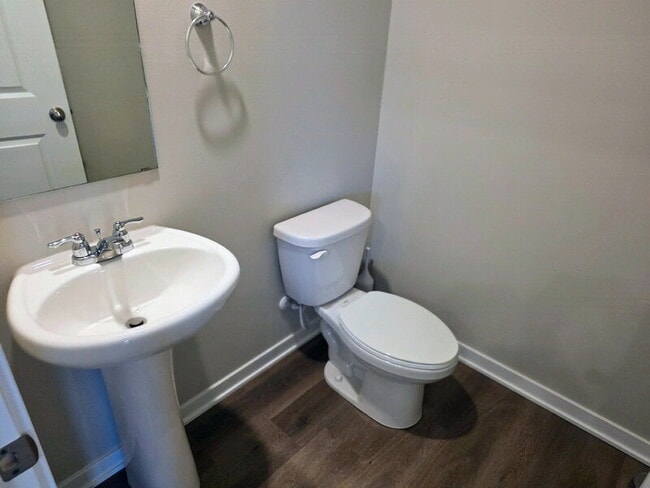 Building Photo - 1724 Southbridge Dr