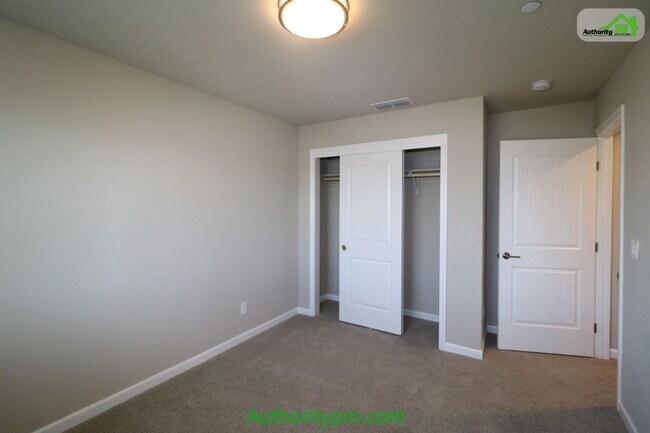 Building Photo - 844 Mission De Oro Dr