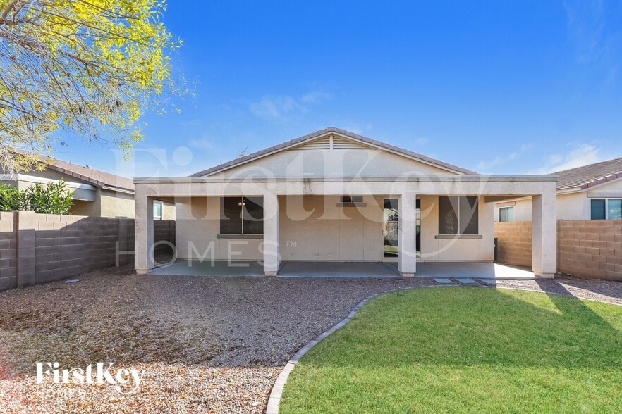 Building Photo - 4954 E Odessa Dr