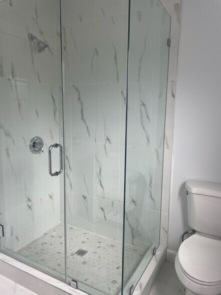 shower - 436 N Shelton St