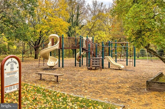 Building Photo - 301 Cherokee Cir