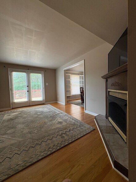 Building Photo - 8002 Cattail Ct