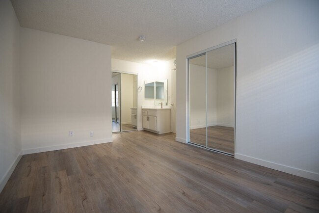 Building Photo - 11225 Huston St