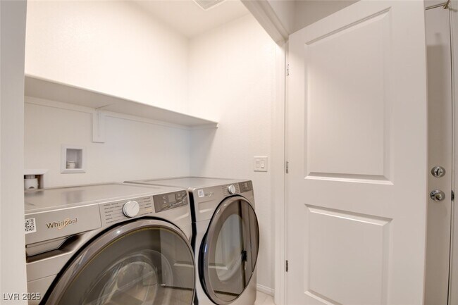 Building Photo - 5728 CRENELLATED St