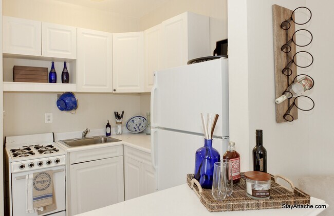 Building Photo - 1800 19th Street NW Apt 4