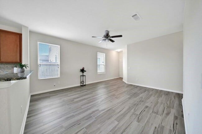 Building Photo - 2619 Skyview Silver Dr