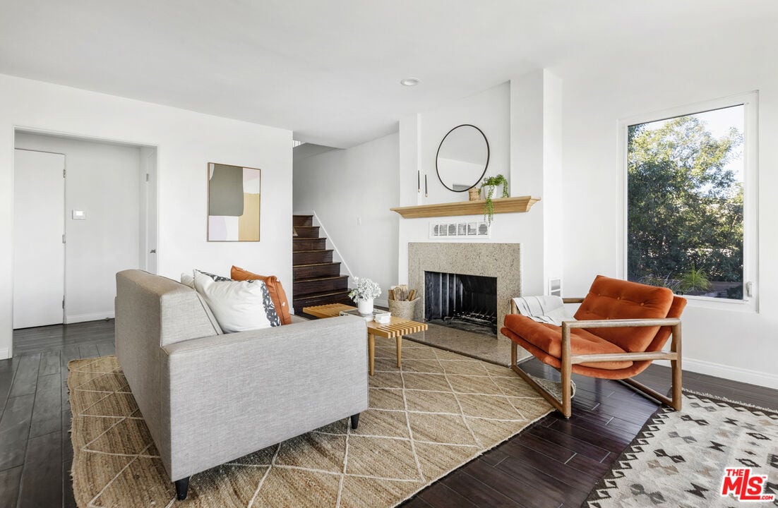 Building Photo - 1850 San Jacinto St