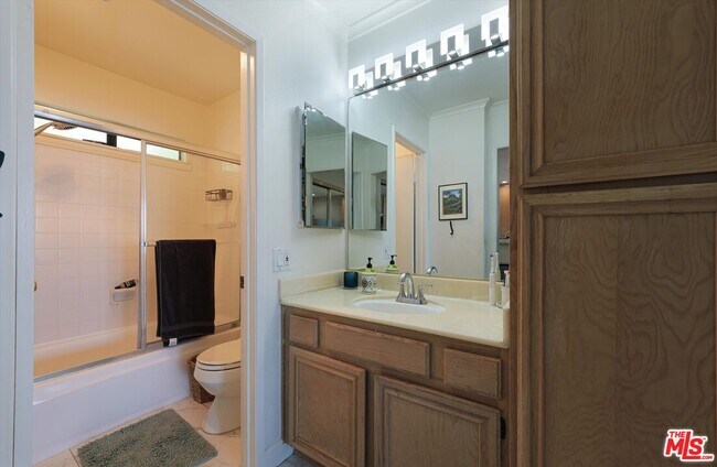 Building Photo - 26668 Seagull Way