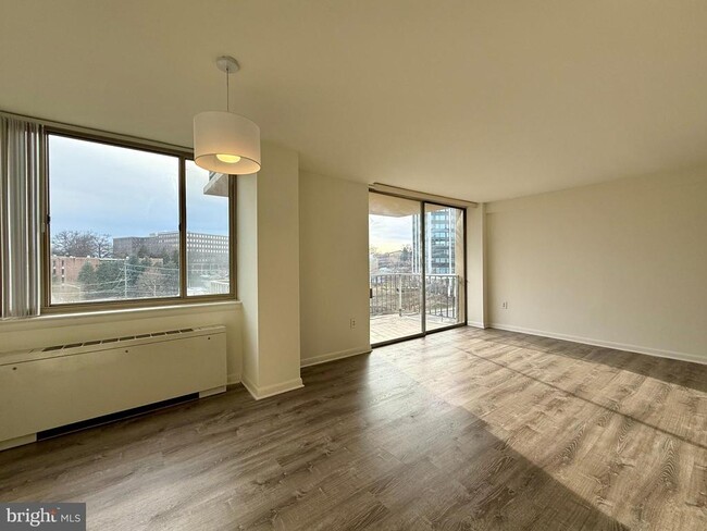 Building Photo - 5565 Columbia Pike