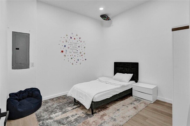 Building Photo - 4092 NW 88th Ter