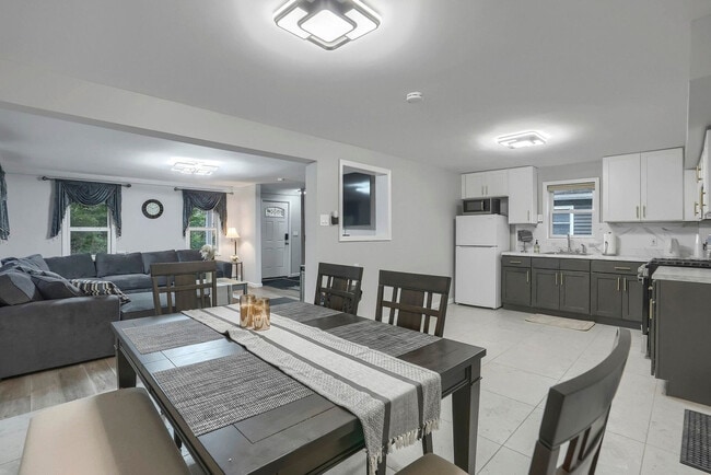 Building Photo - 763 Rte 9W