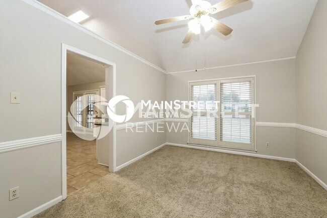 Building Photo - 3 Bedroom Pet-Friendly Home in MEMPHIS, TN with Main Street Renewal