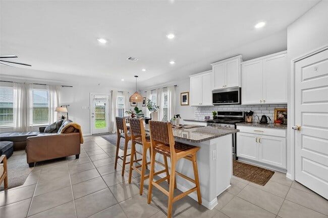 Building Photo - 10109 Waterwall Ln