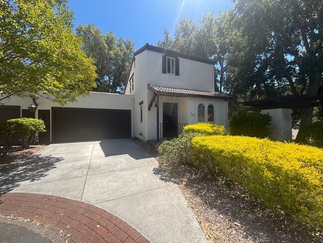 Building Photo - Updated 3 bedroom 2 bathroom Condo in Rincon Valley's Brush Creek Villas with A/C