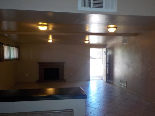 Building Photo - 8100 E Kenyon Dr