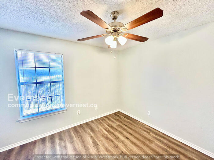 Building Photo - 1408 Sunny Glen St