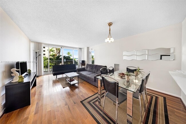 Building Photo - 7601 E Treasure Dr