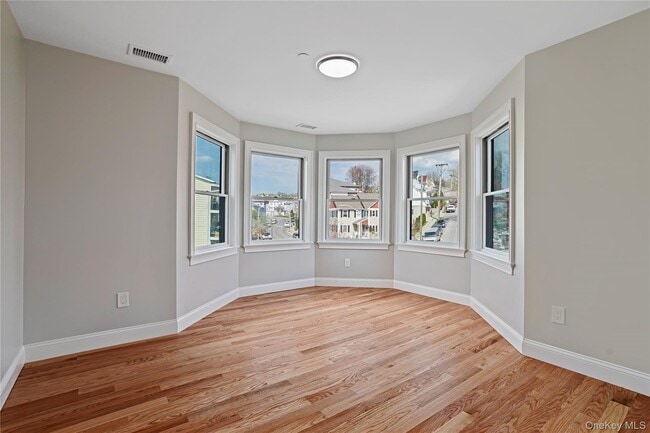 Building Photo - 80 Depeyster St