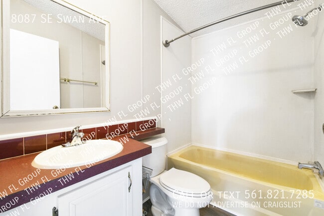 Building Photo - 8087 SE Swan Ave