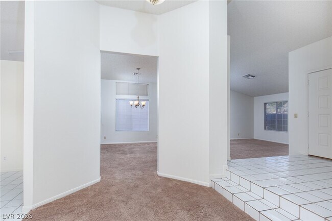 Building Photo - 121 Hanover Dr