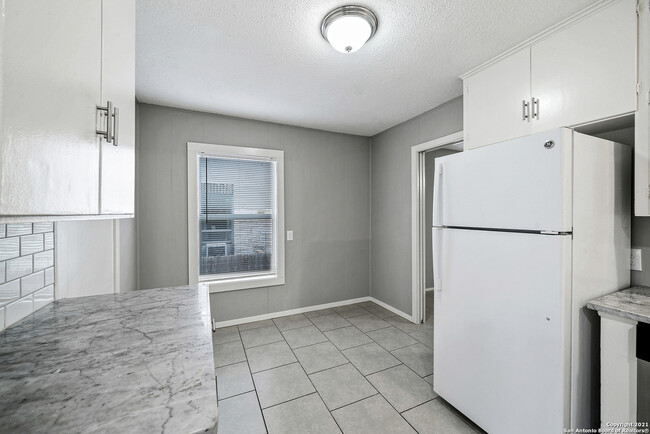 Building Photo - 307 San Angelo Blvd