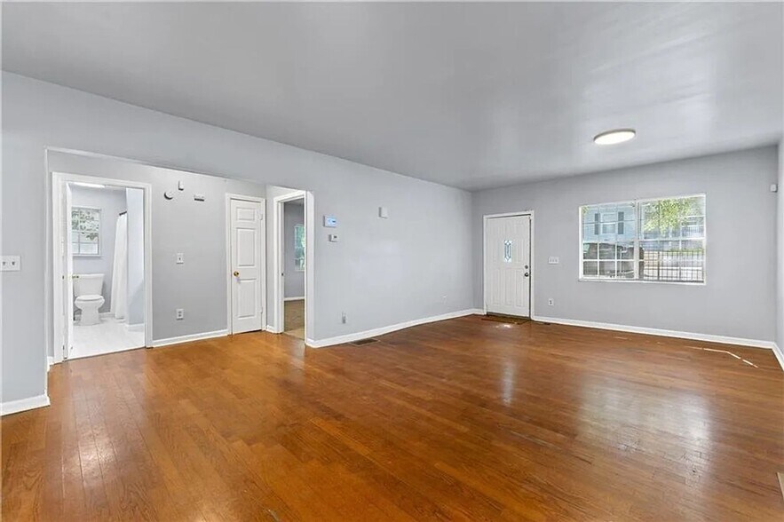 Building Photo - 1415 Eric St SE