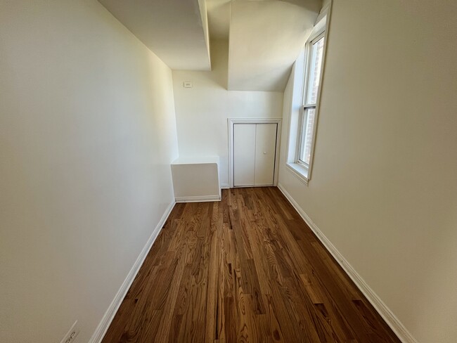 Second bedroom (another angle) - 2318 W 19th St