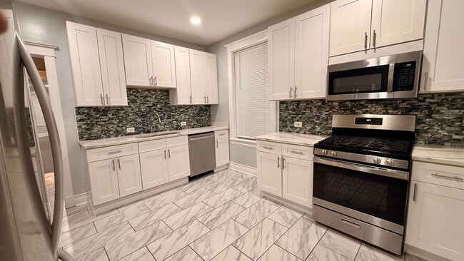 Building Photo - 6938 S Green St