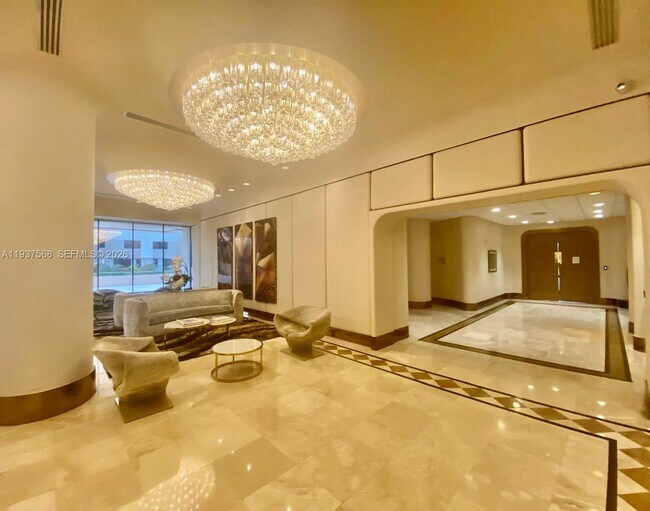 Building Photo - 1800 NE 114th St