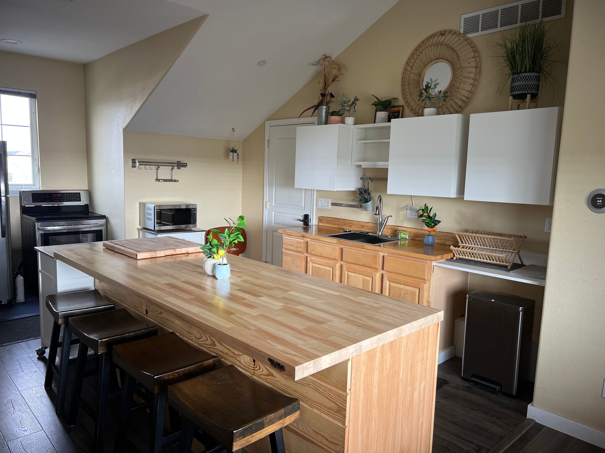 Butcher Block counter top - 15074 Lindark St