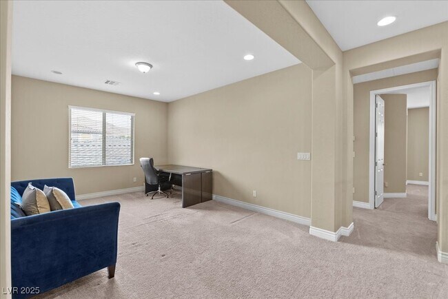 Building Photo - 11 Carolina Cherry Dr