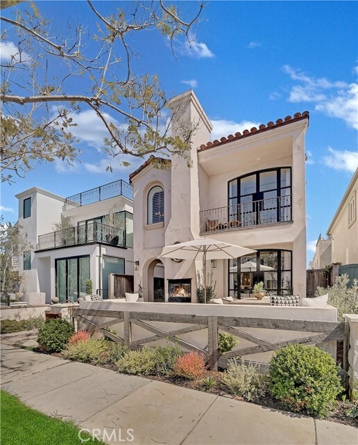 Building Photo - 412 Acacia Ave