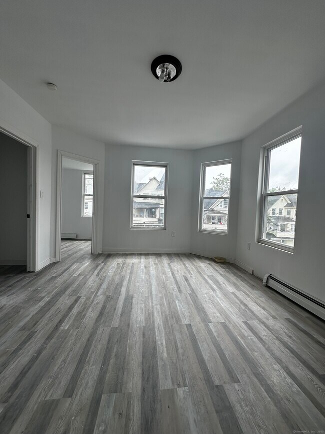 Building Photo - 210 Woodlawn Terrace