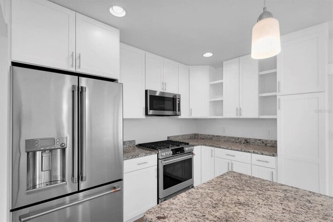 Building Photo - 907 Narcissus Ave