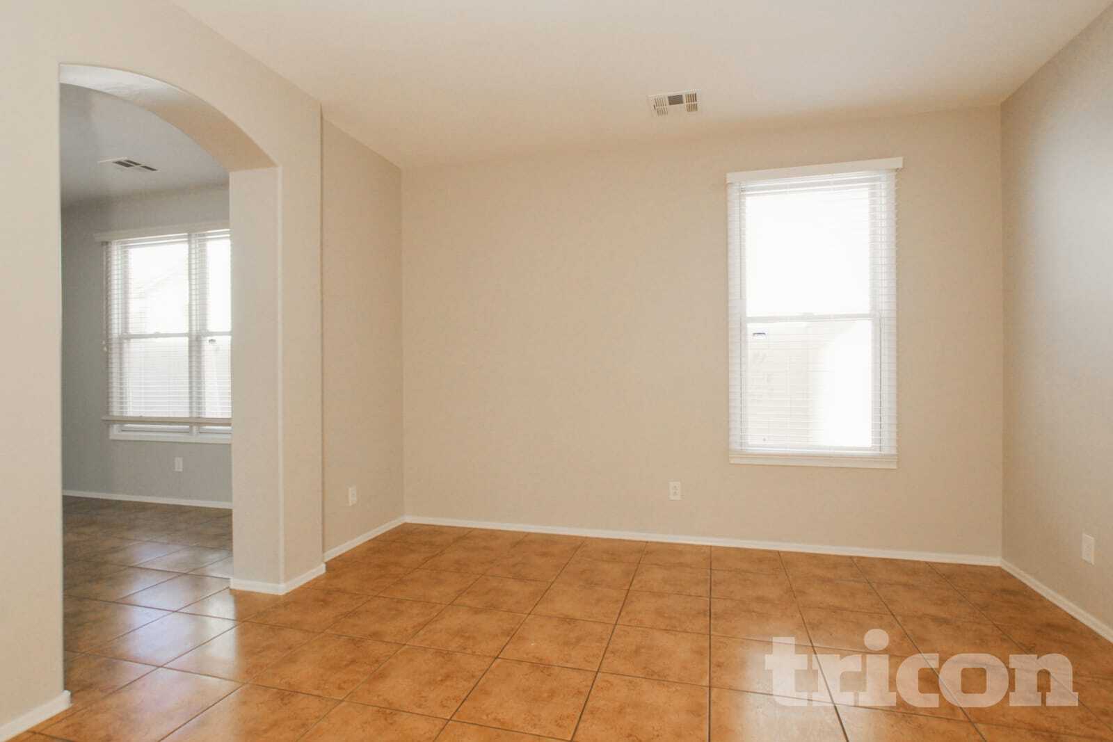 Building Photo - 2323 Grenadine Rd