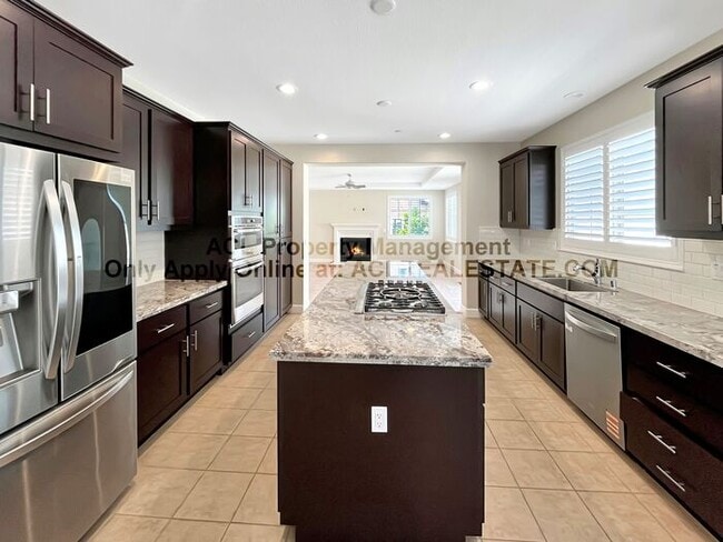 Building Photo - Beautiful 4 Bed / 3 Bath Home with Views —...