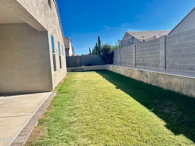 Building Photo - 4117 W South Butte Rd