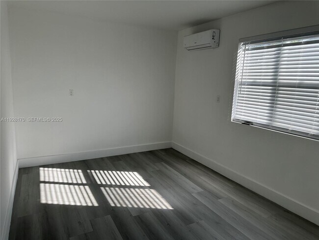 Building Photo - 2765 NW 55th St