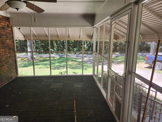 Building Photo - 335 Gilmer St