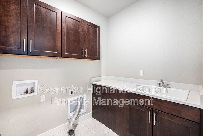 Building Photo - 533 Red Thistle Dr