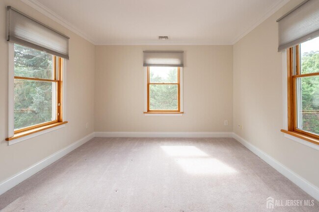 Building Photo - 135 Summerhill Rd