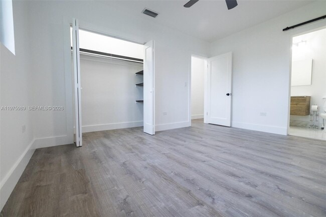 Building Photo - 3401 SW 17th St