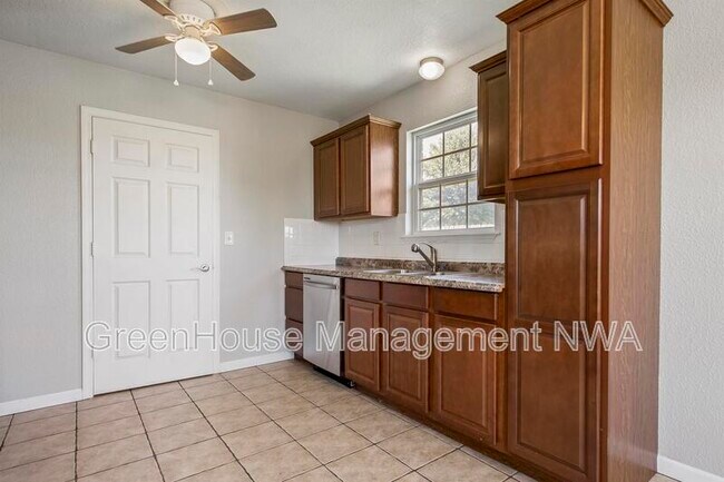 Building Photo - 520 Dewberry Ln