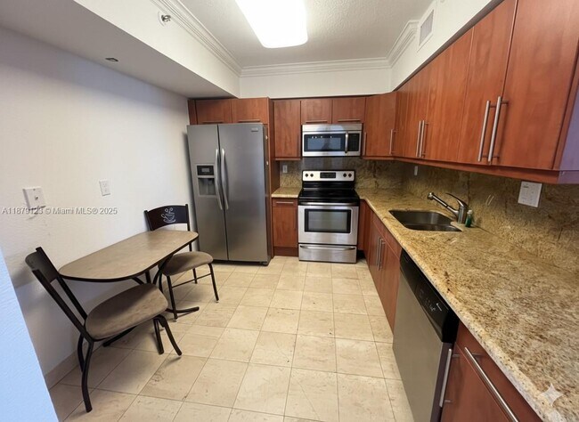Building Photo - 3600 Mystic Pointe Dr